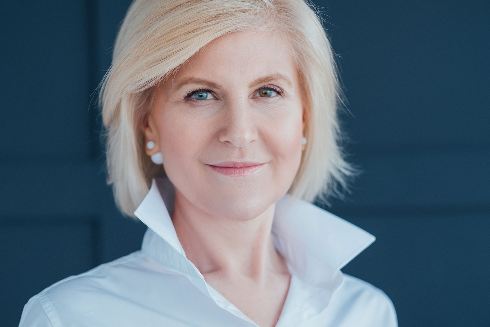 Sieviete ar heterohromiju