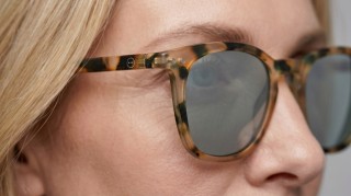 Izipizi Sun #E Light Tortoise Сгенерированное изображение