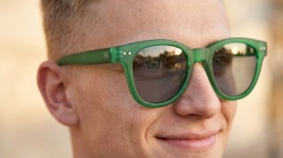 Izipizi Sun #N Green Ģenerēts attēls